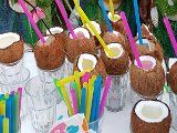 Frische Kokosnuss, mit oder ohne Kokosnuss Rum, als Begrüßung Cocktail für ihre Gäste  42.jpg